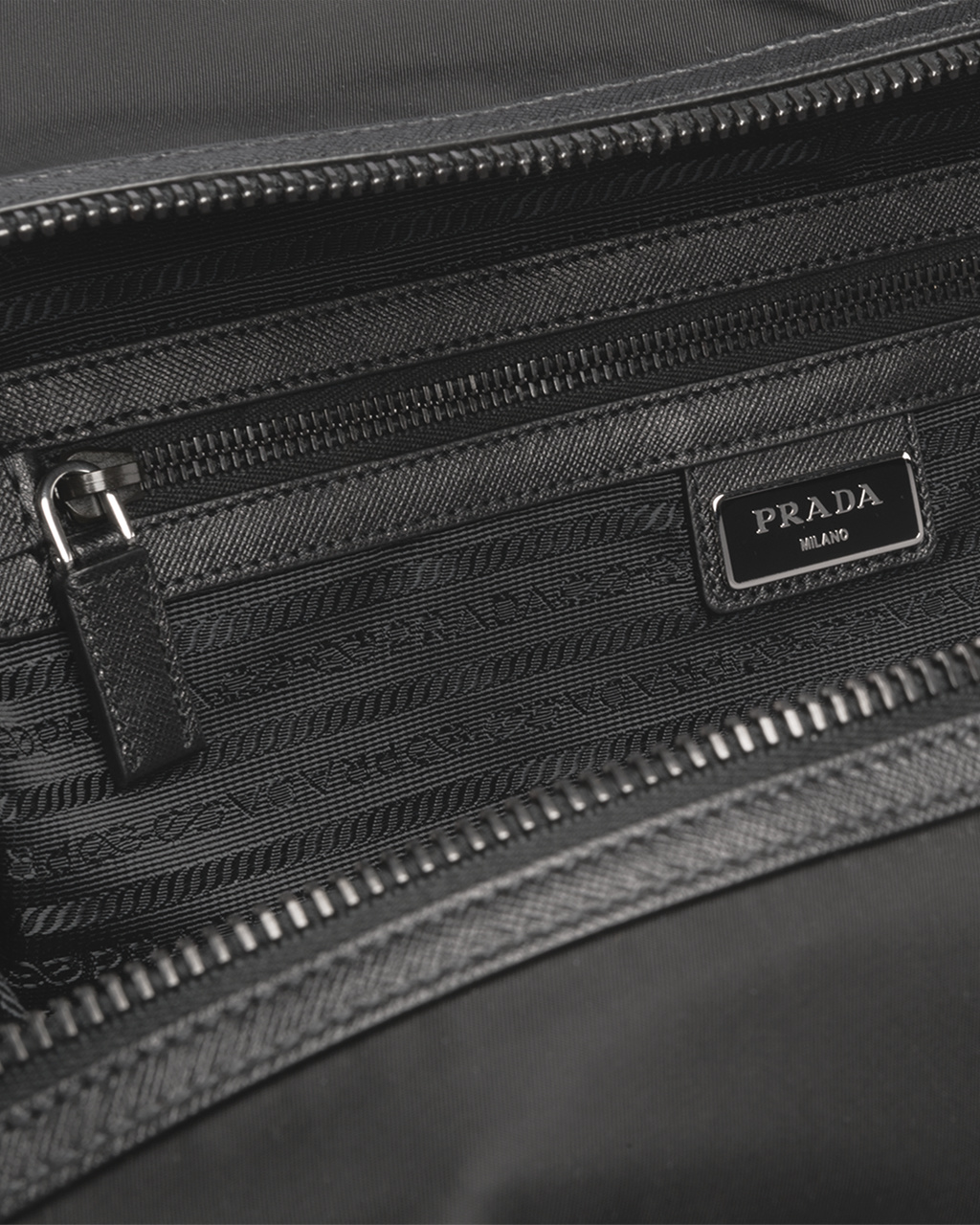 Prada Re-nylon And Saffiano Læder Duffle Bag Černé | 052964CPQ